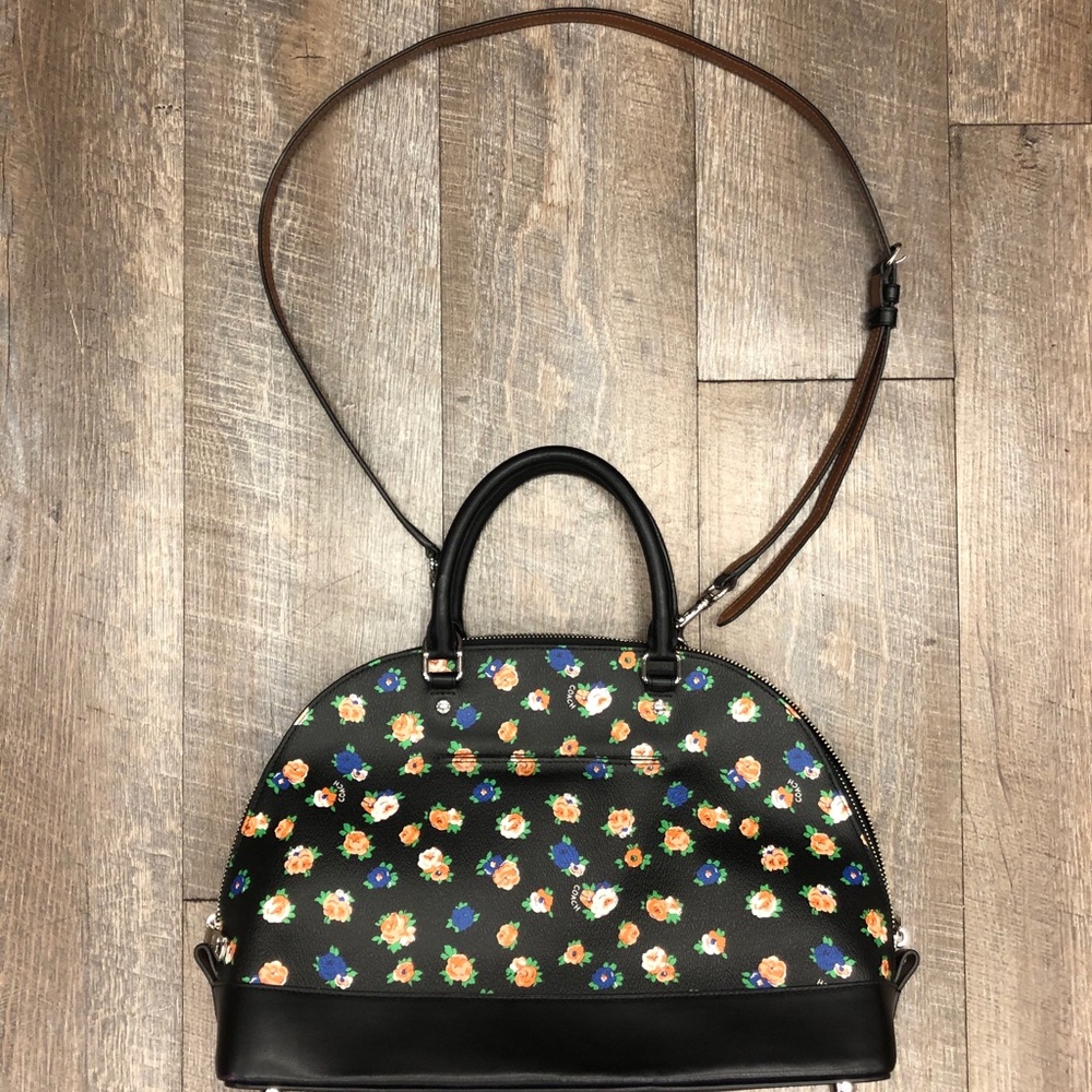 Coach Purse - Like New - Picture 2 of 4